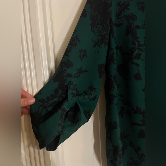 41 Hawthorne Karie Split Neck Blouse Green Black Floral 3/4 Sleeve Top Size 1X - Picture 2 of 12